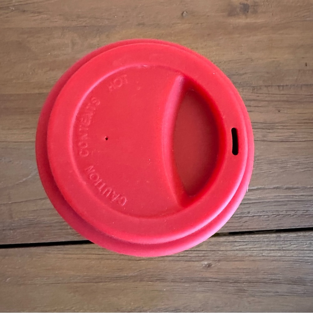 Ceramic Superman Tumbler with Silicone Lid - Picture 4 of 8